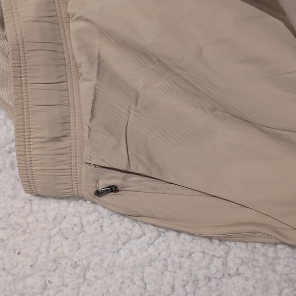 💛L: Cloudveil Woven Skort - Picture 14 of 15